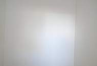 FÜR SINGLES ODER PAARE MIT FIXEM EINKOMMEN - GROSSZÜGIGE WOHNUNG MIT TERRASSE