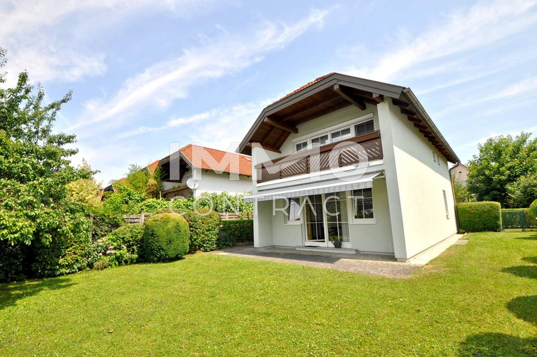 Geräumiges Haus mit großem Garten, Terrasse und großem Balkon, Garage - Zentrale Ruhelage