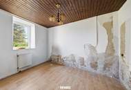 Renovierungsbedürftiges Bauernhaus mit idyllischem Garten in Schalladorf