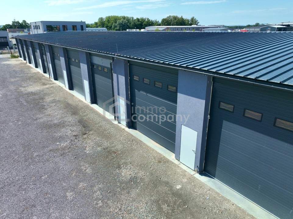 Vermiete Lagerhallenkomplex mit 5 Lagerhallen in Unterwaltersdorf zu verkaufen - 1.800m² Nutzfläche