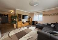 Großzügiges &amp; exklusives Familienhaus auf einer Ebene mit Garten und Nebengebäude