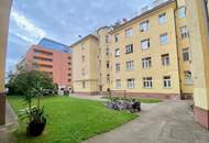 2 Zimmer-Wohnung ZUM SANIEREN, BLICK ins GRÜNE!