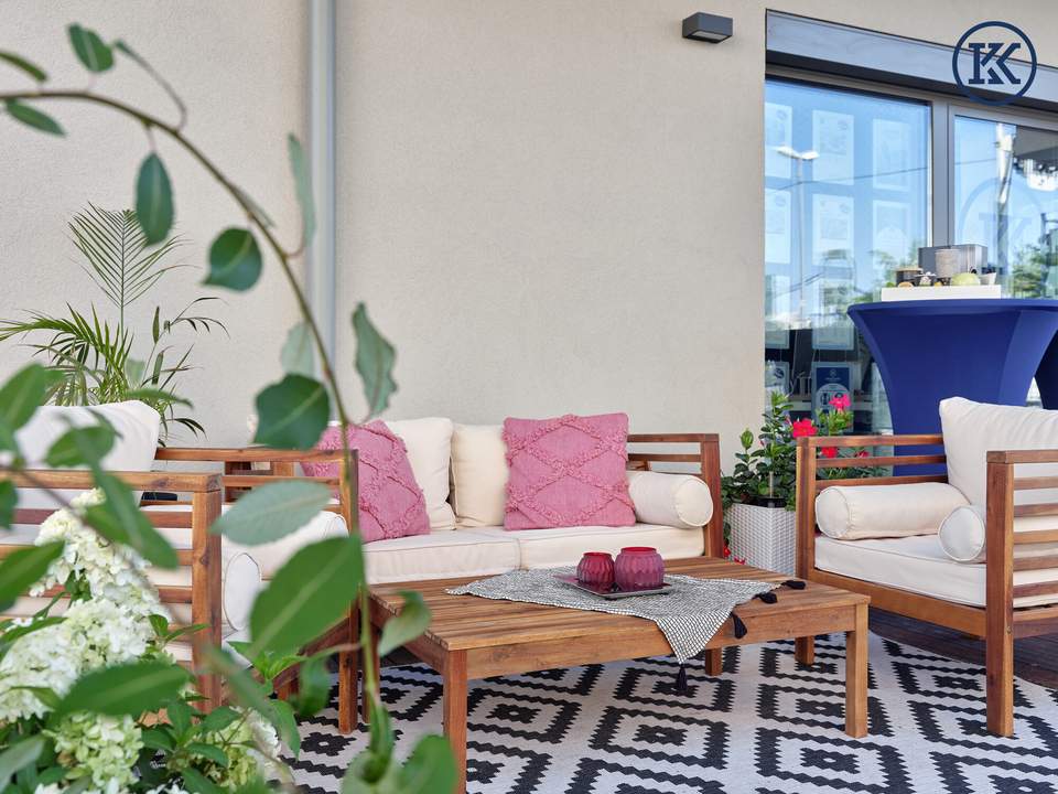 Lokal mit Garten &amp; 2 Stellplätzen in der Garage