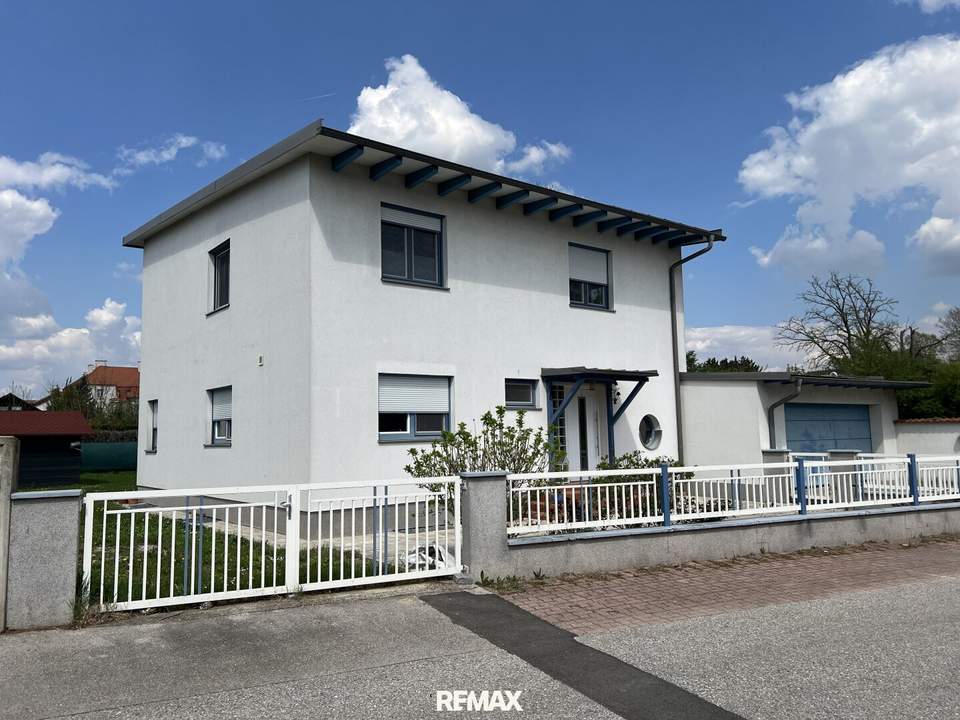 Großzügiges Einfamilienhaus mit Garten, Terrasse & Garage in Ebenfurth, 4 Zimmer, 195m²