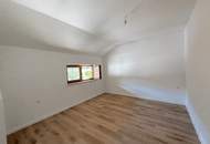 Helle Dachgeschosswohnung mit Balkon in Niederöblarn