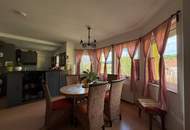 ZWEI WOHNHÄUSER - TRAUMHAFTER BUNGALOW UND KLEINES SOMMERHAUS SAMT PARKÄHNLICHEM GARTEN MIT HERRLICHEM ALTBAUMBESTAND