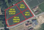 Baugrundstück im Dorfgebiet mit angrenzendem Freilangrund in sehr ruhiger Lage mit Ganztagssonne.