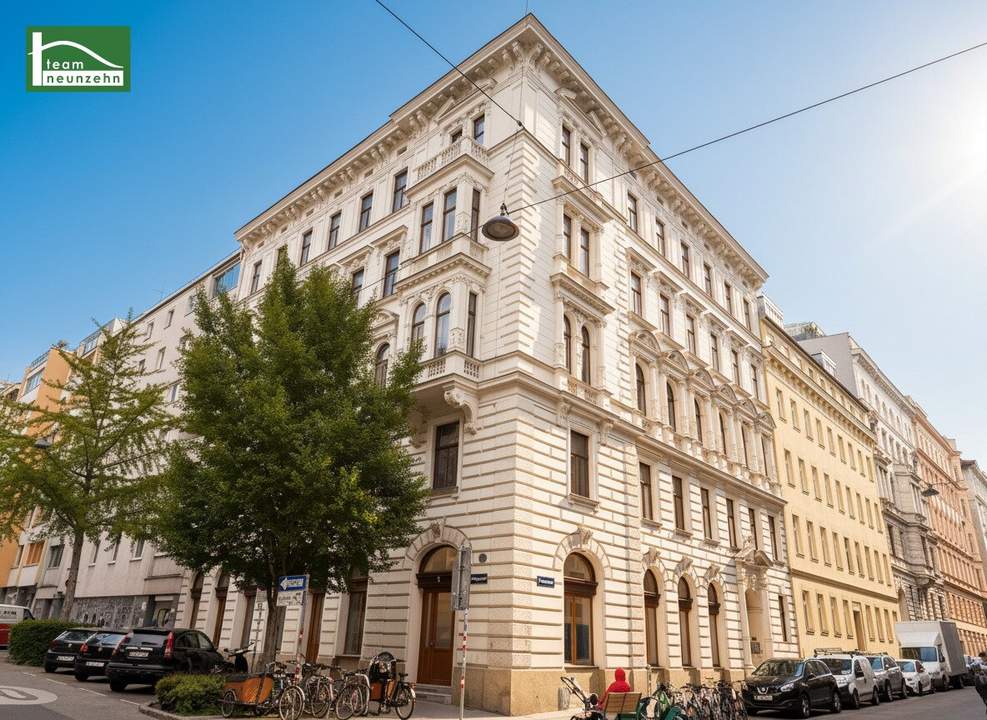 Begehrte Stadtwohnung (sanierungsbedürftig) im traumhaften Gründerzeithaus - Einkaufsmeile "Mariahilfer Straße" ums Eck - U-Bahn U3