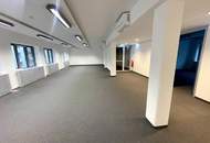 Repräsentative Bürofläche im Historischen Fabianihaus mit Balkon zu mieten