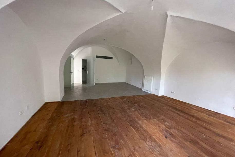 Praxis/ Studio direkt am Schrannenplatz zu vermieten | Optional mit Parkplatz, Gewerbeobjekt-miete, 824,17,€, 2340 Mödling