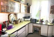 Charmantes Haus mit blühendem Garten in Top Lage