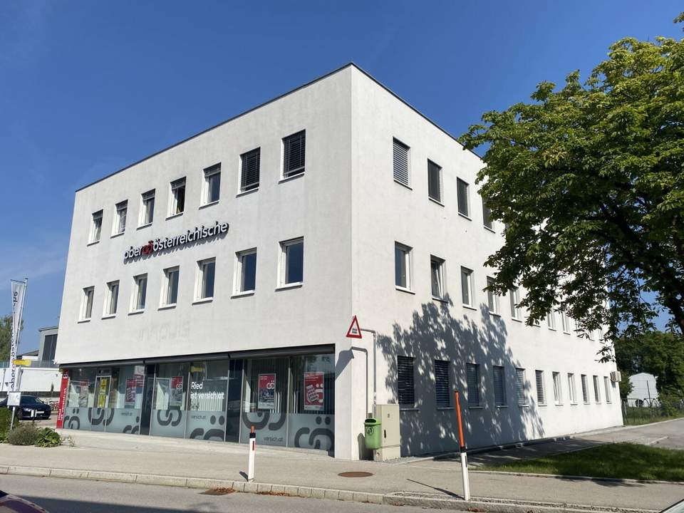 Helle Büro- oder Praxisräumlichkeit im 2.OG