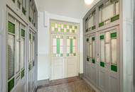 Historisches Zinshaus mit prachtvoller Fassade und grünem Innenhof Nähe Design-Center