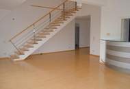 Tolle Penthouse-Maisonette-Wohnung mit Balkon und Terrasse