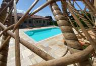 Ultimativer Luxus im Mediterranen Stil: Sensationeller Bungalow mit Pool in Exklusiver Ausstattung und Top Ruhelage, hier erfüllt sich Jeder Wohntraum