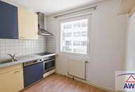 Zwei Zimmer Wohnung mit zwei Loggien, hell luftig und preiswert!