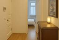 Altbaujuwel! Generalsanierte 3-Zimmer-Wohnung mit hofseitiger Loggia, nur 5. Min fußläfig zur U-Bahn und zum Schlosspark Schönbrunn!