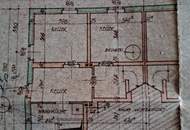 EIN sanierungsbedürftiges BESTANDSHAUS auf ZWEI gut geschnittenen BAUPARZELLEN