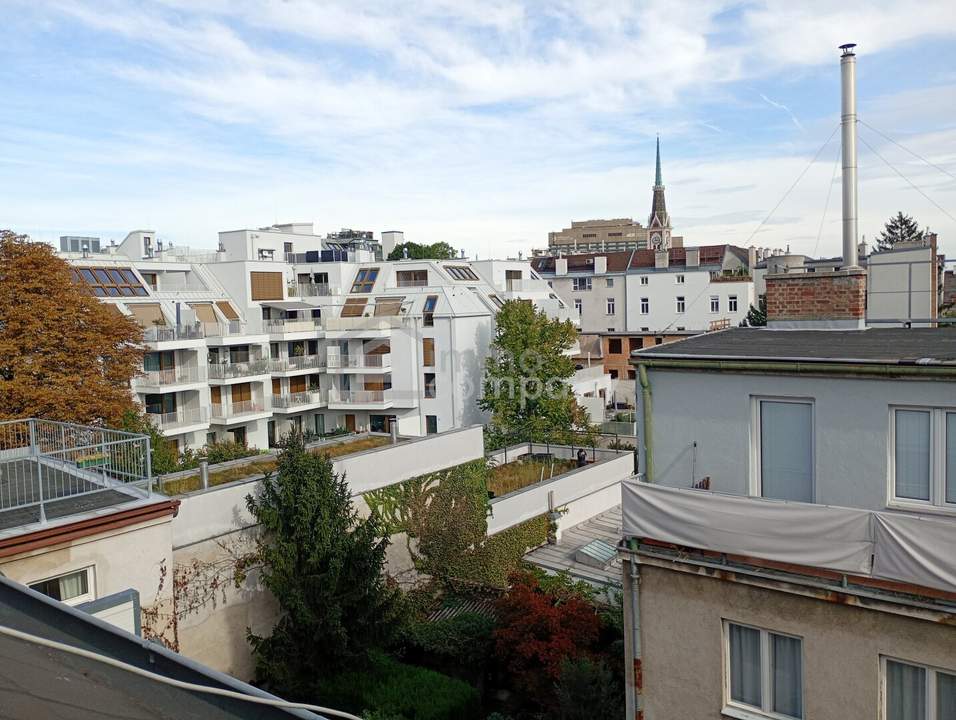 Blick über Währing: Dachgeschosswohnung mit Ausbaupotenzial!