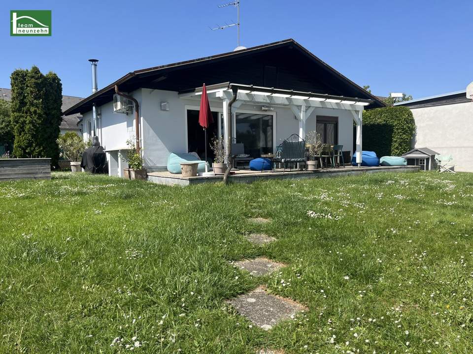 RUHIGES WOHNEN AM WASSER! Bungalow mit Blick ins Grüne & direktem Badezugang! Erholung pur! Möbliert!