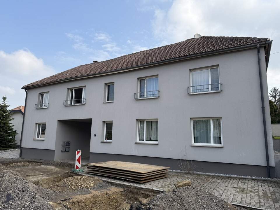 Wohnen &amp; Arbeiten vereint! Bewilligte Halle (965 m²) + Wohnhaus auf 3.700 m² Grundstück