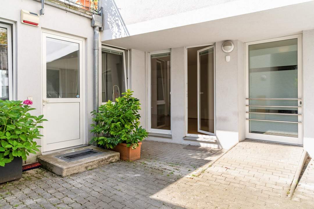 In Ruhe arbeiten - Neubau mit Innenhof-Terrasse