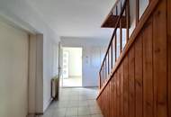 Einfamilienhaus mit Pool und großem Grundstück