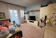 Vielseitiges sanierungsbedürftiges Wohnhaus mit 2 Wohneinheiten auf großem Grundstück!