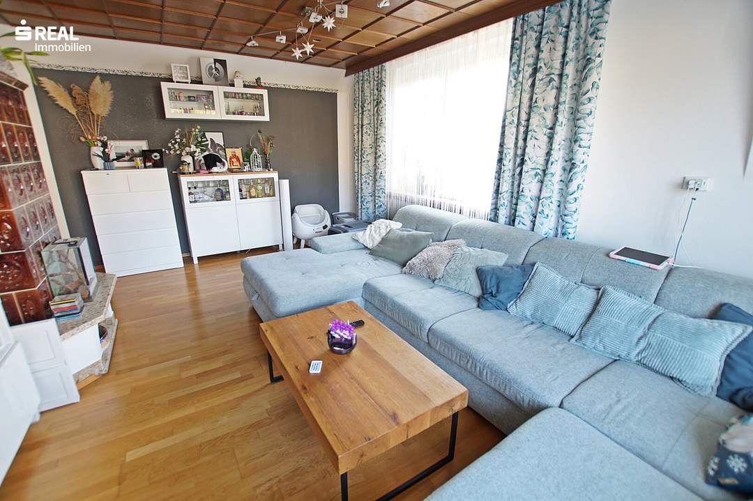 Einfamilienfamilienhaus mit Werkstatt & Lagerhalle, Garage und großem Garten mit Pool