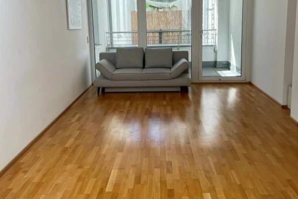 Helle Citywohnung mit Loggia mitten in Urfahr, Wohnung-miete, 927,84,€, 4020 Linz(Stadt)