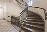 Vorgarten: Gemütliche Balkonwohnung + Idealer Grundriss + Sonniges Wohnzimmer + Teilbar auf 2-3 Zimmer