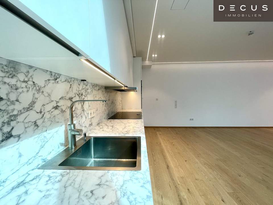 | MODERNE FAMILIENWOHNUNG IM DACHGESCHOSS | EXKLUSIVE ZENTRUMSLAGE | STADTPARK | RUHIGE HOFSEITIGE 12 m2 TERRASSE |