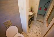 Zwei Häuser, ein Grundstück: Ihr neues Zuhause mit laufenden Mieteinnahmen