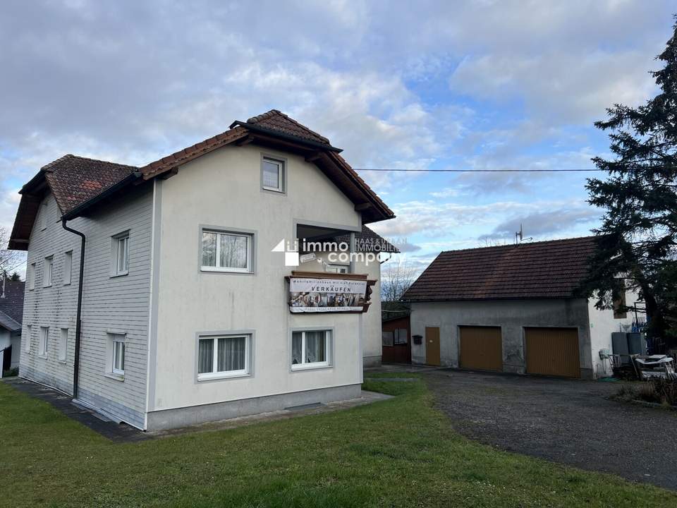 Großzügiges Zweifamilienhaus mit Charme und Ruhe