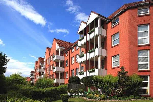 Mehrfamilienwohnhaus mit künftig 7 Wohnungen und Kfz-Abstellplätzen