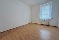 Schnäppchen-Alarm! Sanierungsbedürftige 74m2 Altbauwohnung mit enormen Potenzial, Carport &amp; großzügigem Keller – Ihr neues Zuhause in Graz! Innenhof-Balkon kann bewilligt werden!