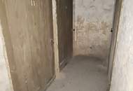 FAMILIENHIT MIT POTENTIAL, 113 m2 Neubau mit Loggia, 4 Zimmer, Küche, 2 Bäder, teilmöbliert, 3. Liftstock, Enkplatz