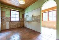 LANDLEBEN in STADTNÄHE - sanierungsbedürftiges Einfamilienhaus mit Vollkeller und Garage