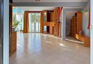 "Coole Liegenschaft - überdachtes Pool inklusive!"