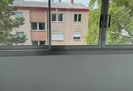 "Neu renovierte, 2-3 Zimmer - Wohnung + Loggia!"
