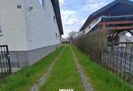 Einfamilienhaus mit Pool und großem Grundstück