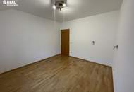 Ruhige 3-Zimmer-Dachgeschosswohnung mit Balkon und Tiefgaragenplatz