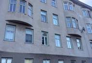 Moderne 5 Zimmer Wohnung im Altbau mit Aussenflächen und Gartennutzung