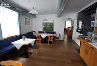 Großzügige Liegenschaft - Wohnhaus, Gastronomiebereich und 3.100 m² Garten im Zentrum