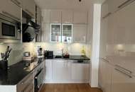 PART FURNISHED MODERN APARTMENT ON HIGHER FLOOR: 3 ROOMS with Fitness und Sauna * free from 01.08.2026 *