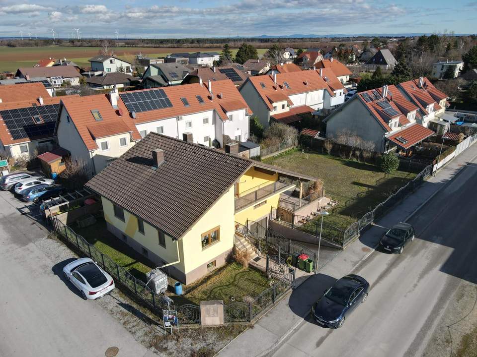 Großzügiges Einfamilienhaus in Grün-Ruhelage