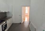 Erstbezug nach Sanierung: Helle 2-Zimmer-Altbau-Wohnung mit Balkonmöglichkeit
