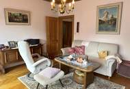 Unterkellertes Einfamilienhaus mit Garage und Obstbaumbestand