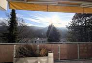 Eine helle, renovierungsbedürftige 3-Zimmer Dachgeschosswohnung &amp; PP // A bright, 3-room attic apartment in need of renovation &amp; parking //