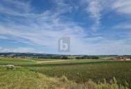 HERRLICHER AUSBLICK IN SCHÖNER RUHELAGE!